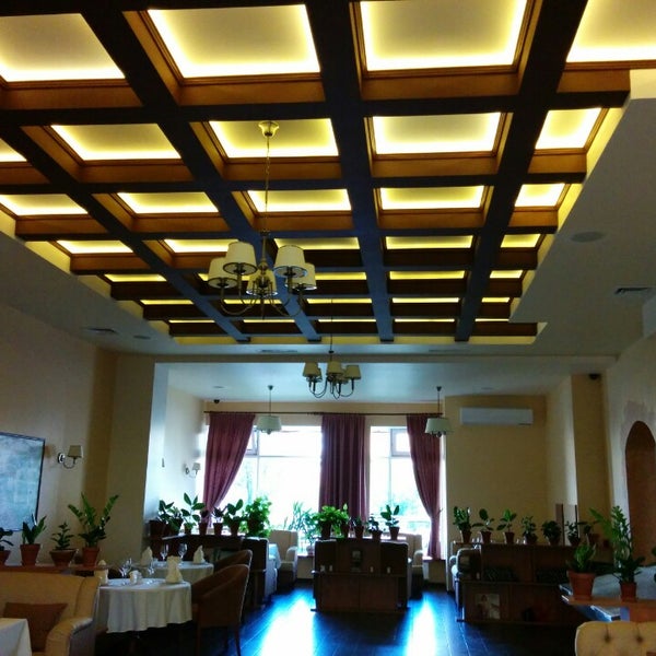 Ресторан дон ростов-на-дону. Ресторан барселона ростов-на-дону. Мимино ресторан ростов-на-дону. Луиджи ростов на дону ресторан. Луиджи ростов на дону.