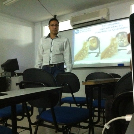 Photo taken at Faculdade Cambury by Dcredi C. on 10/20/2012