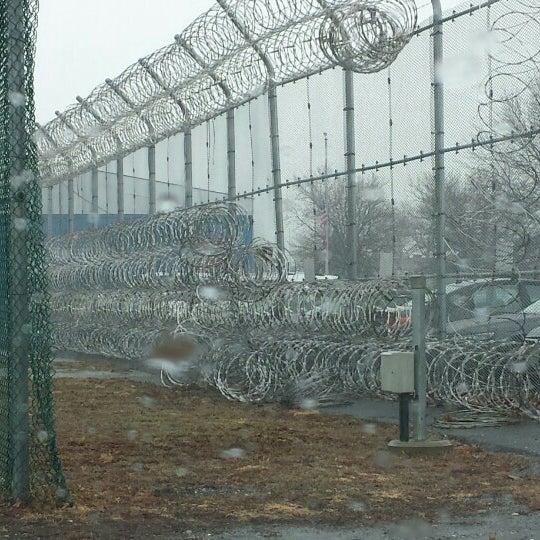 2/24/2016 tarihinde Bruce R.ziyaretçi tarafından Rikers Island Correctional Facility'de çekilen fotoğraf