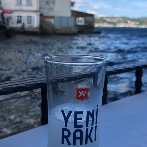 Das Foto wurde bei İskele Restaurant von Yasin P. am 9/5/2021 aufgenommen