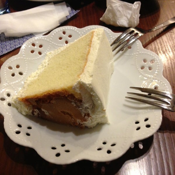 Photo taken at Chiffon Cake 日式戚風專賣店 by Alan H. on 3/2/2013