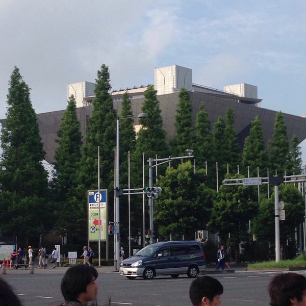 Photo taken at Tokyo Big Sight by ぷらねろ on 8/15/2015