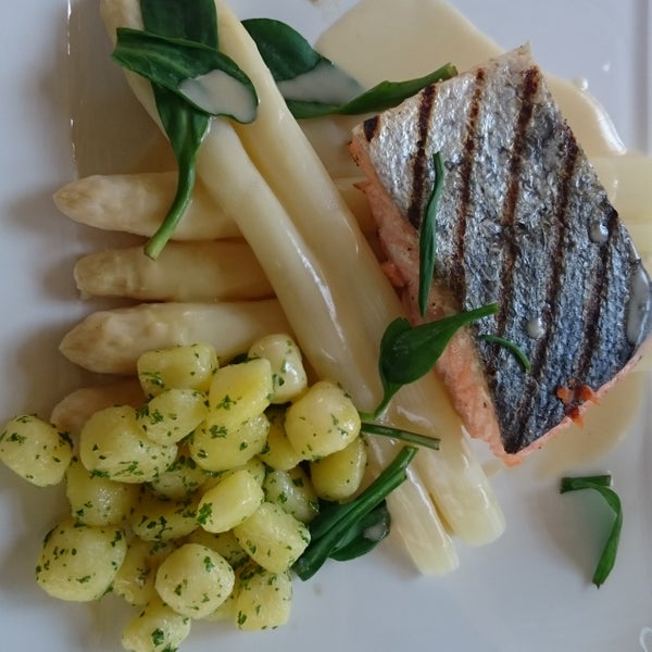 The salmon and white asparagus special was to die for!