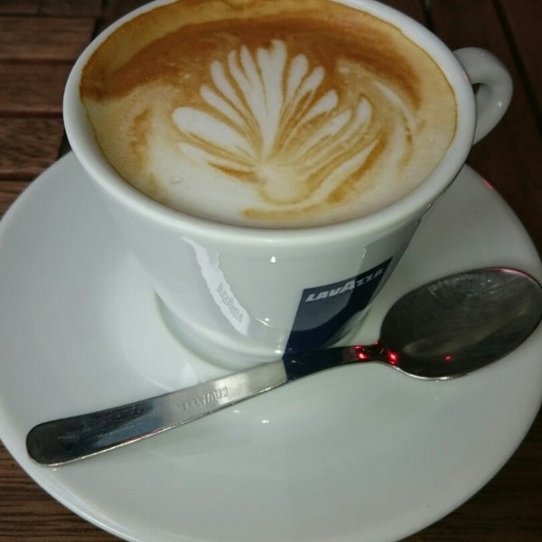 Photo taken at Lavazza by Melikşah Y. on 12/1/2014