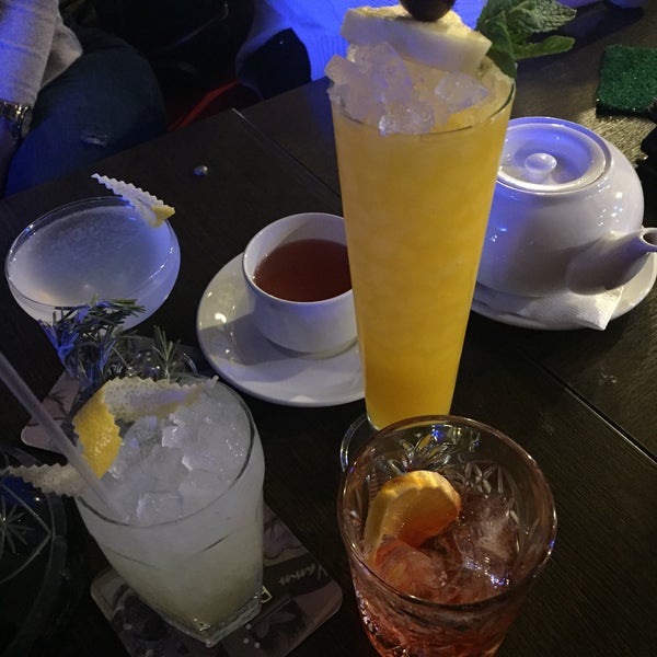 รูปภาพถ่ายที่ ReLab Cocktail Bar โดย Руслан Г. เมื่อ 2/3/2017