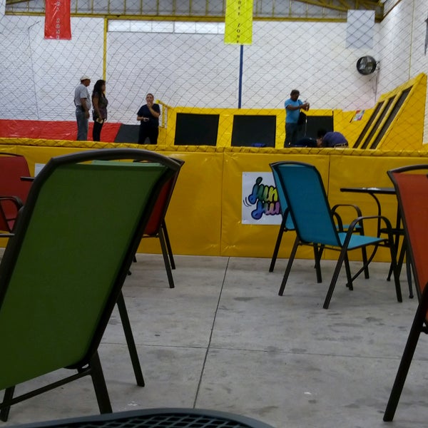 JumpJump Zona de Trampolines Lomas de Santa Anita, Aguascalientes