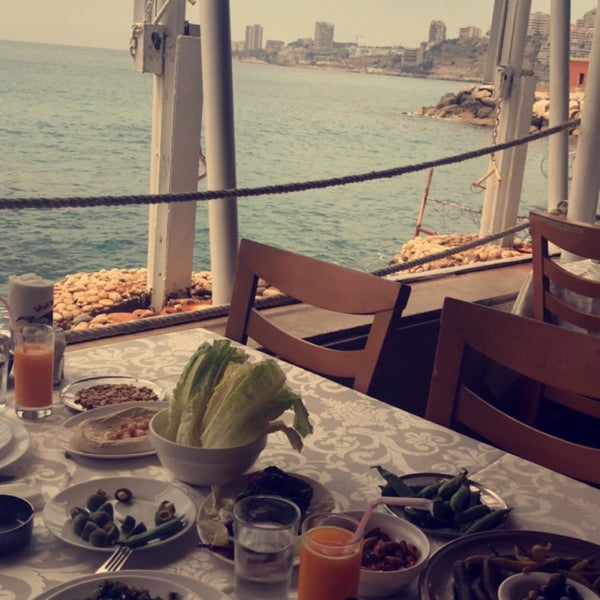 Foto tirada no(a) Manuella Restaurant por Maryam em 5/10/2018