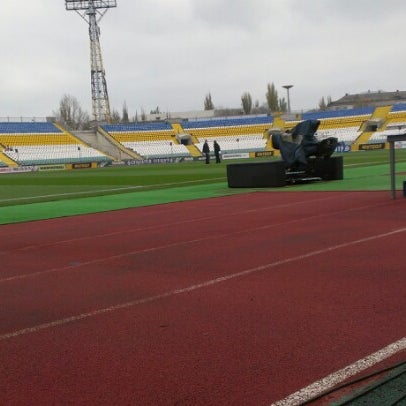 Стадион Авангард Крутинка