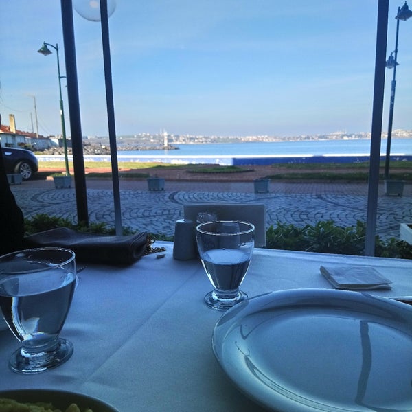 2/18/2018 tarihinde Gülşah P.ziyaretçi tarafından Ada Balık Restaurant'de çekilen fotoğraf