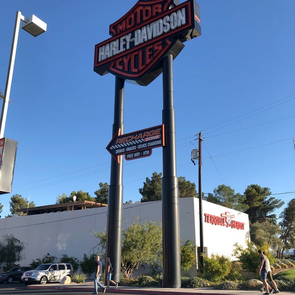 Foto diambil di Las Vegas Harley-Davidson oleh Xavier pada 11/5/2018