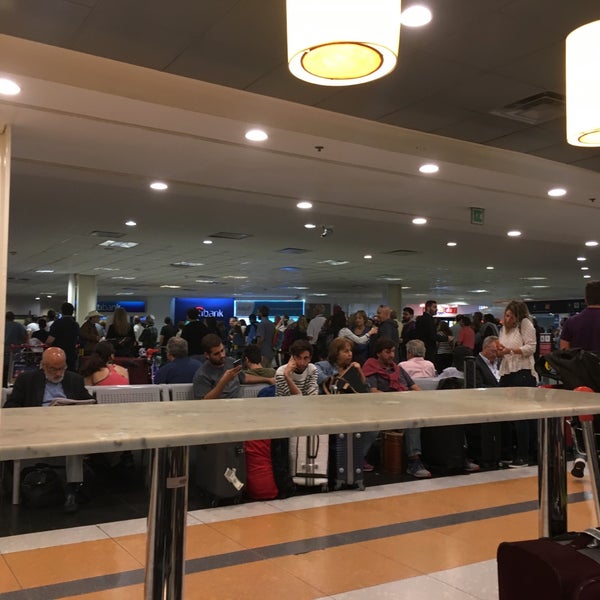 Foto tomada en Aeropuerto Internacional de Ezeiza - Ministro Pistarini (EZE)  por Valeria C. el 3/20/2017