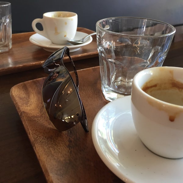 Photo taken at Neptune Coffee by Ahmet 🧿 on 6/13/2015