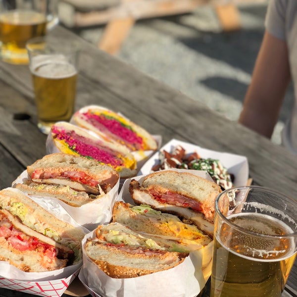 4/25/2018にAhmet 🧿がMean Sandwichで撮った写真