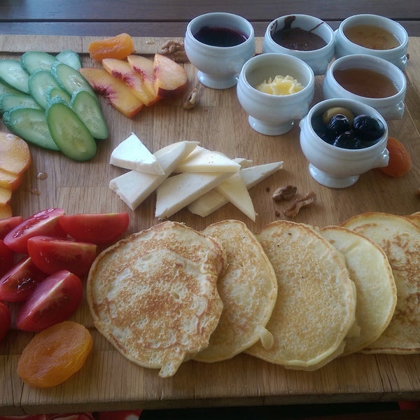 Pankek kahvaltı :) oldukça lezzetli ve şık bir seçim..