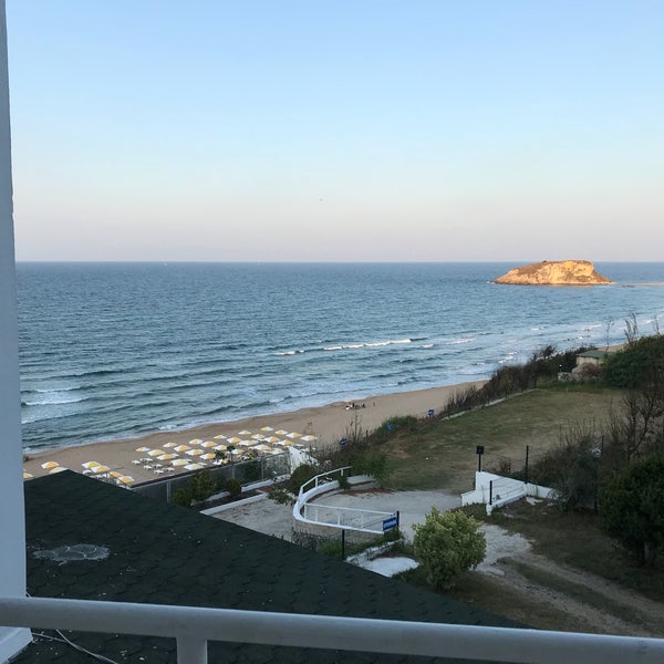 Das Foto wurde bei Şile Resort Hotel von 💁‍♂️ Aykut  💁‍♂️ am 8/31/2018 aufgenommen