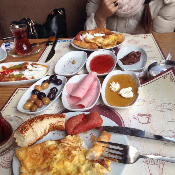 11/25/2015에 Pelin E.님이 Elma Cafe &amp; Bistro에서 찍은 사진