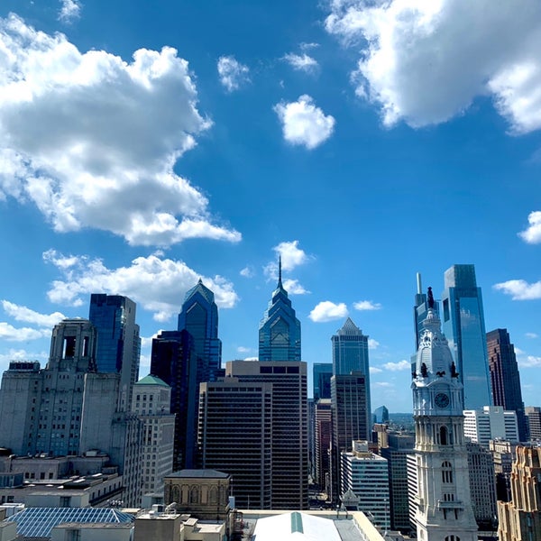 รูปภาพถ่ายที่ Loews Philadelphia Hotel โดย Can Kemal เมื่อ 8/16/2019