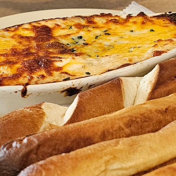 L.P. Steamers Seafood Restaurant in Locust Point