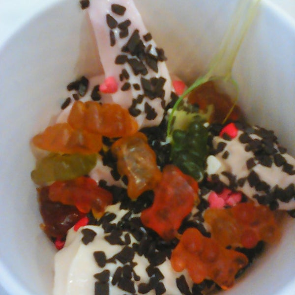 Foto tirada no(a) YoYo Frozen Yoghurt por Anna S. em 9/9/2015