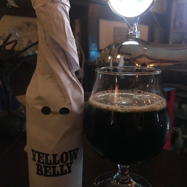 Photo taken at The Shamrock Inn - Irish Craft Beer Bar by CT W. on 12/22/2018