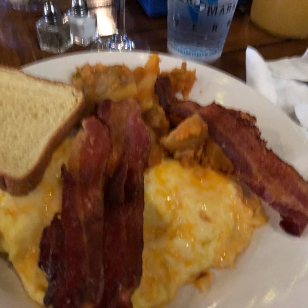 Photo taken at Weather Mark Tavern by Adrian D. on 9/7/2019