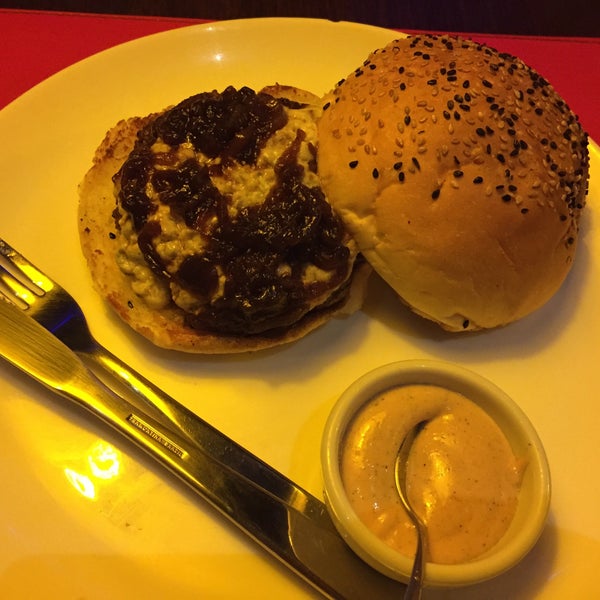 Photo taken at Meatpacking NY Prime Burgers by Andréia L. on 7/10/2015