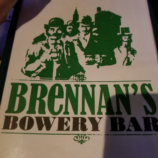 Снимок сделан в Brennan&#39;s Bowery Bar &amp; Restaurant пользователем Michael C. 11/3/2018
