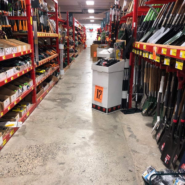 Bunnings Warehouse Hardware Store in Collingwood