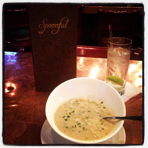 Photo prise au Spoonful Restaurant par Brandie C. le12/28/2013