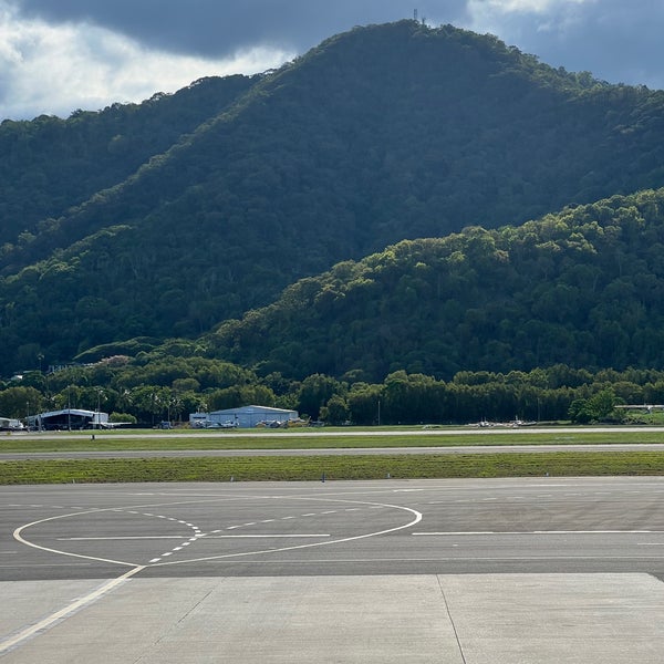 รูปภาพถ่ายที่ Cairns Airport (CNS) โดย Balázs L. เมื่อ 1/5/2024