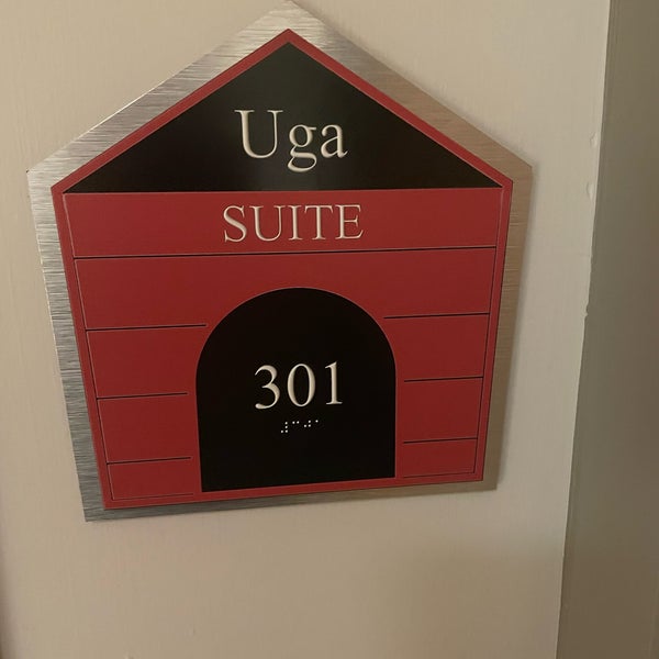 Foto diambil di University of Georgia Center for Continuing Education &amp; Hotel oleh Brian C. pada 3/14/2022