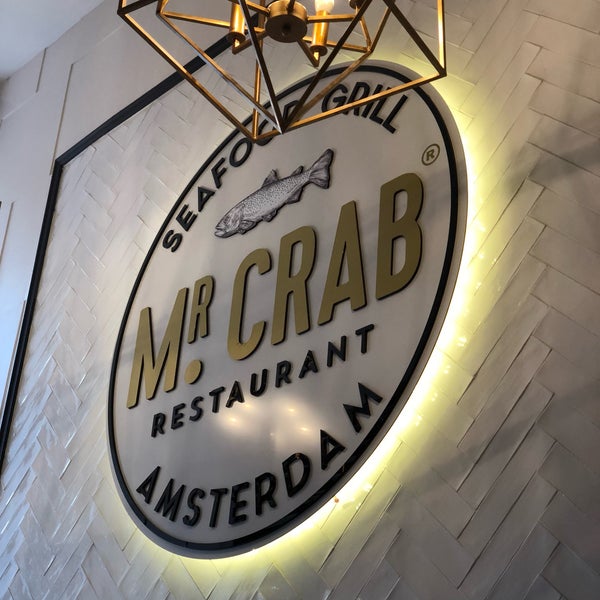 Foto tomada en Mr.Crab Seafood Restaurant  por Paul B. el 12/30/2017