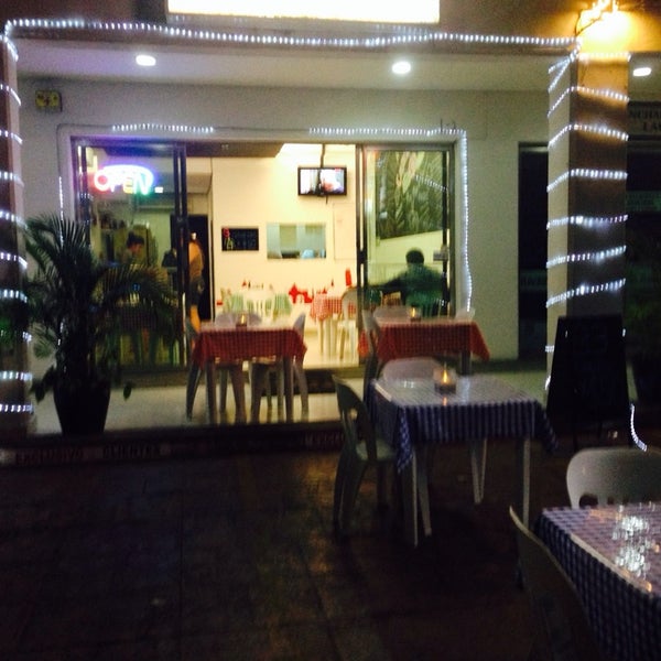 6/12/2014에 Jorge E.님이 Capriccio Pizza &amp; Pasta에서 찍은 사진