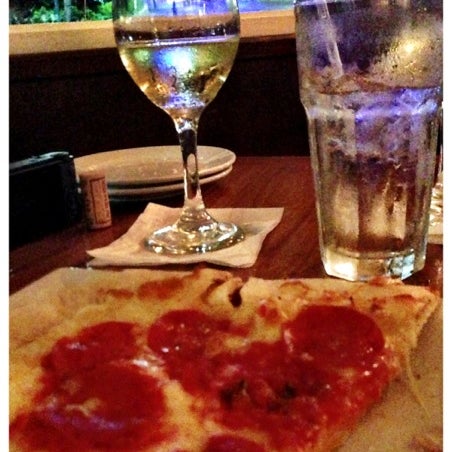รูปภาพถ่ายที่ Di Zucchero Restaurant and Lounge โดย DC Yeah T. เมื่อ 10/15/2012