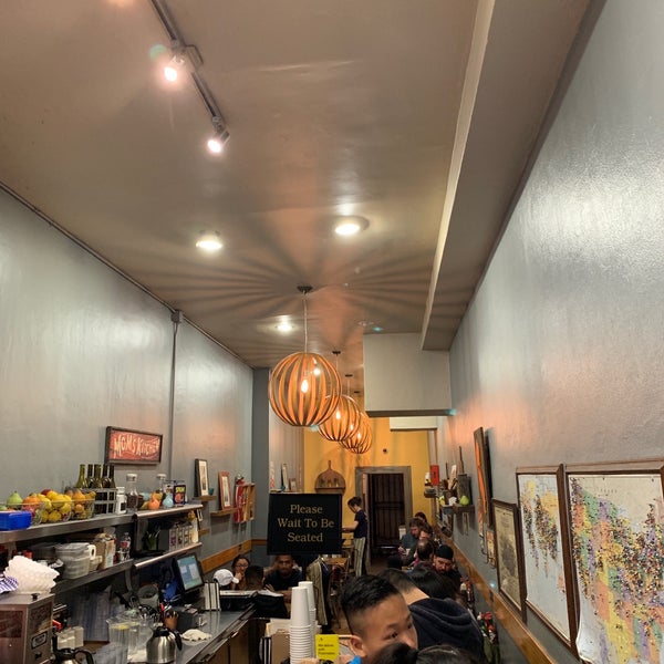 6/2/2019에 Benjamin “Sierra” G.님이 Taylor Street Coffee Shop에서 찍은 사진