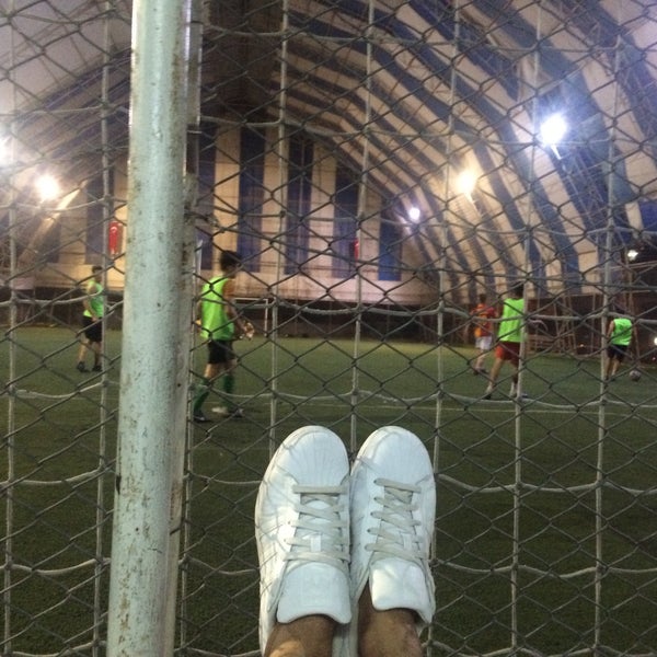 metro hali saha futbol sahasi da fotograflar