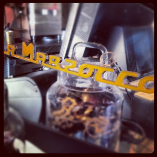 Photo prise au 10-Speed Coffee Calabasas par Luke L. le12/18/2013