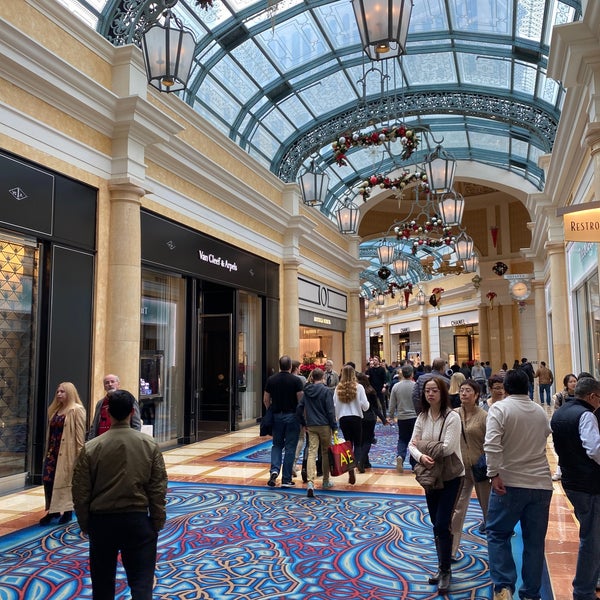 Bellagio Shops: Shopping at Via Bellagio (Las Vegas) - FeelingVegas