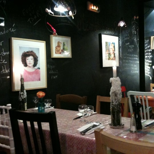 รูปภาพถ่ายที่ Chez Mémé โดย saniya เมื่อ 4/17/2012