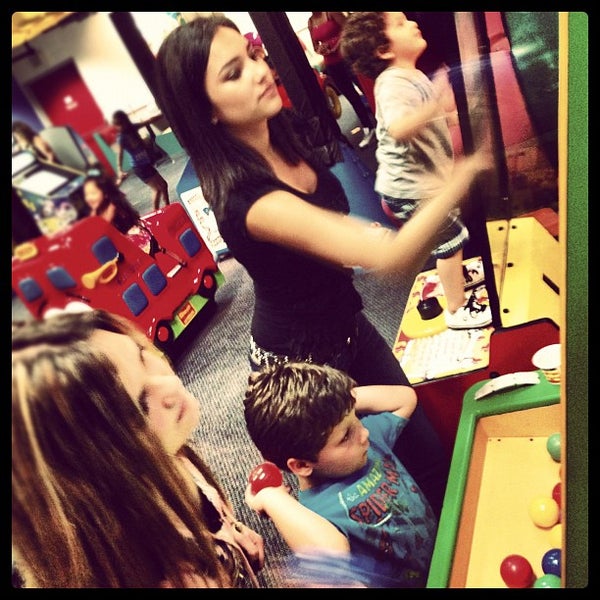 Chuck E. Cheese Spielhalle in Garden Grove