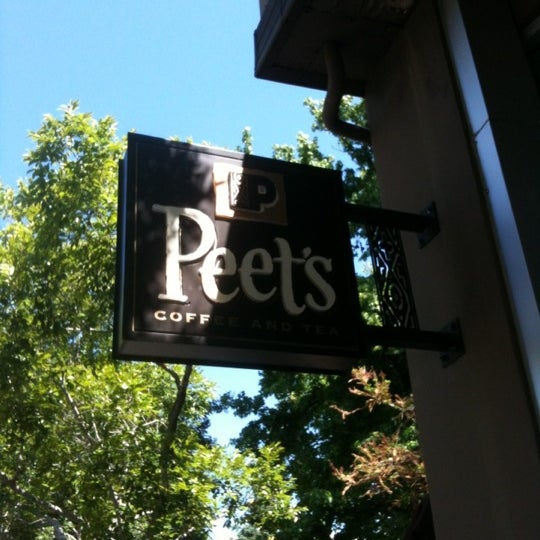 Photo taken at Peet&#39;s Coffee &amp; Tea by Stu R. on 9/9/2012