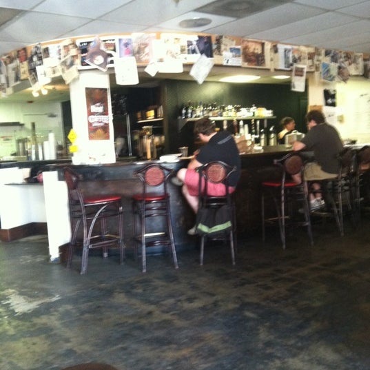 Foto tirada no(a) The Beat Coffeehouse por George D. em 4/27/2012
