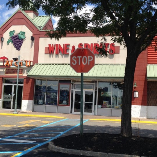 Photos at Edgewater Wine and Spirits Liquor Store in Edgewater