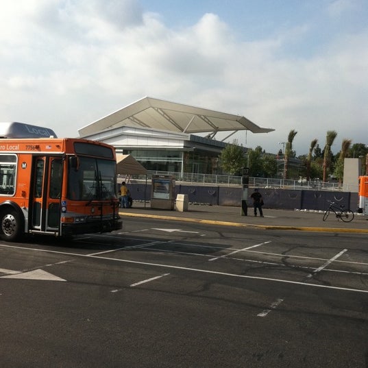 Снимок сделан в Metro El Monte Station пользователем William P. 9/12/2012