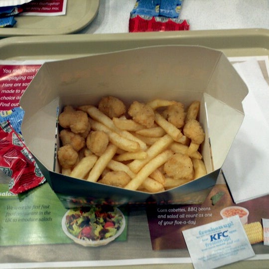 Foto diambil di KFC oleh Emile S. pada 7/7/2012