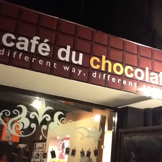 Снимок сделан в Café Du Chocolat пользователем photobysondhiar s. 6/27/2012
