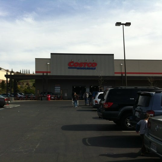 Costco East Vallejo'da İndirimli Depo Mağazası