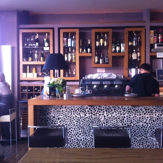 Foto tirada no(a) Caffe Leone por Roza em 5/12/2012