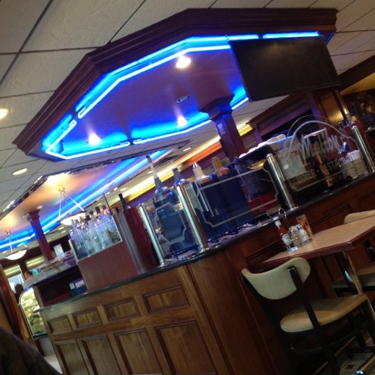 Foto tirada no(a) Malibu Diner por siilby em 8/19/2012