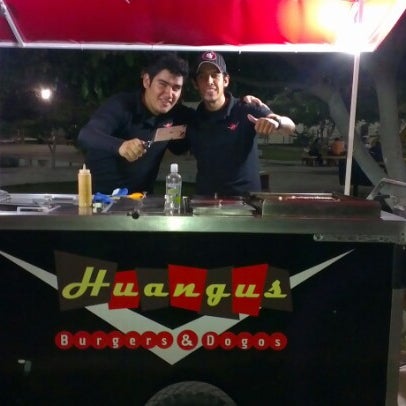 6/10/2012 tarihinde Jorge G.ziyaretçi tarafından Huangus Burger'de çekilen fotoğraf
